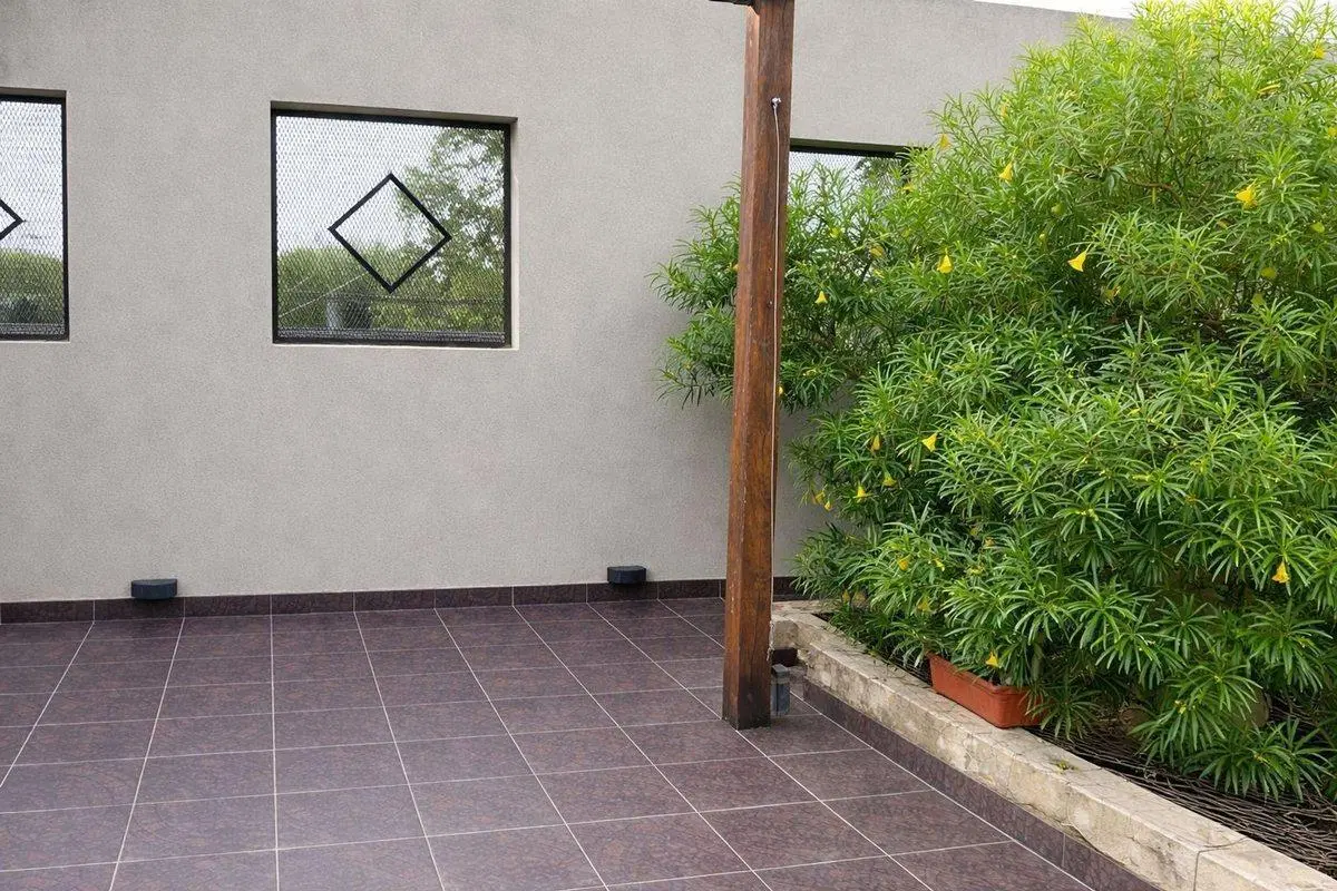 VENTA CASA 6 AMBIENTES EN LOMAS DE ZAMORA 2