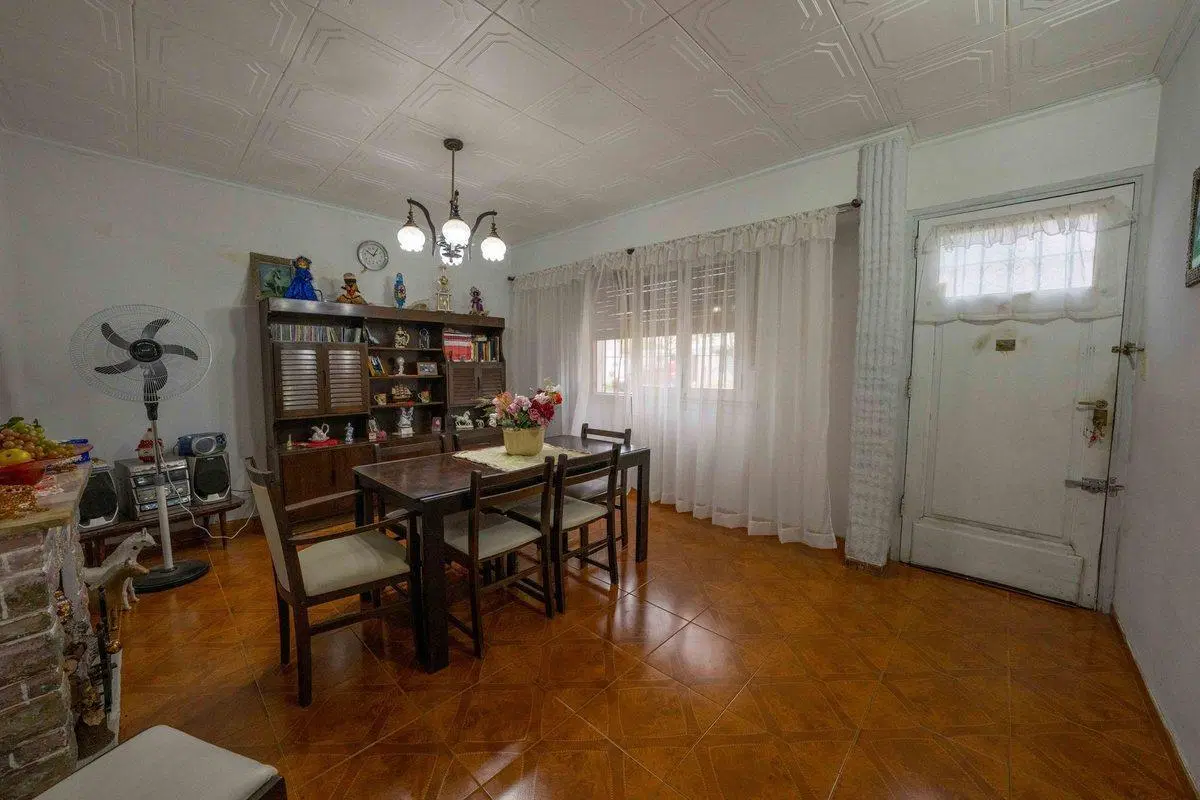 VENTA CASA 3 AMBIENTES EN CIUDADELA CON PATIO 2