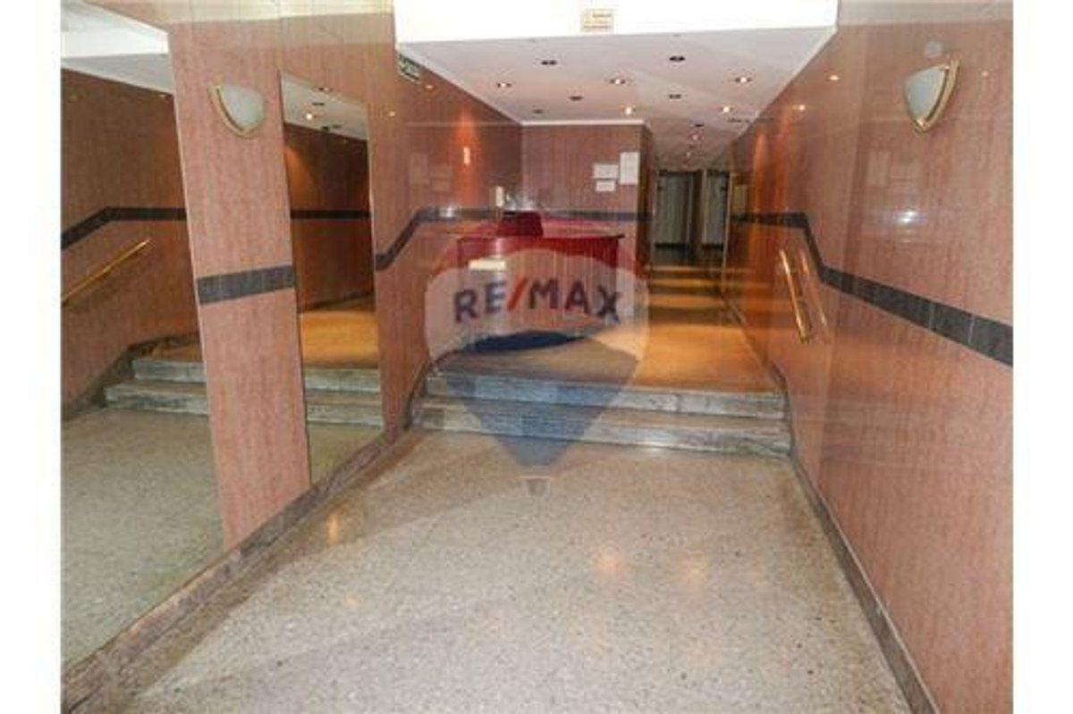 Cochera a la venta en Tribunales