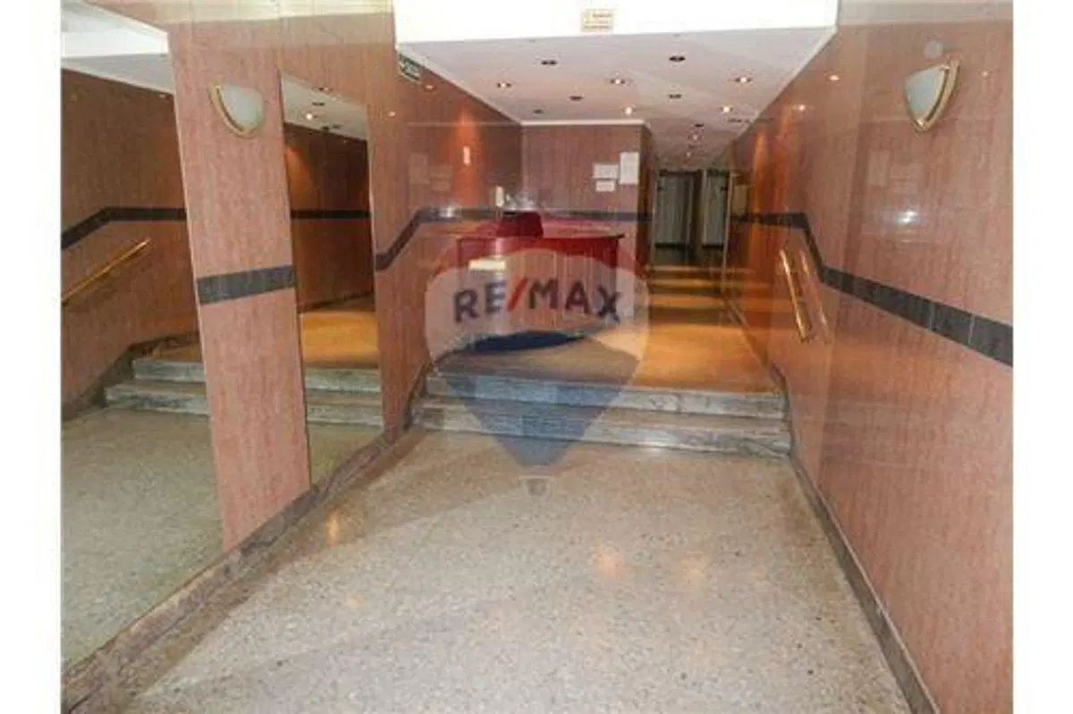Cochera a la venta en Tribunales 2