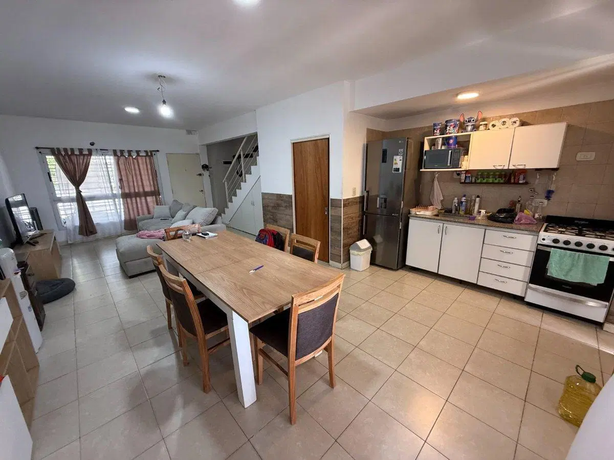 VENTA PH DE 3 AMB CIUDAD EVITA  C/ PILETA +GARAGE 4