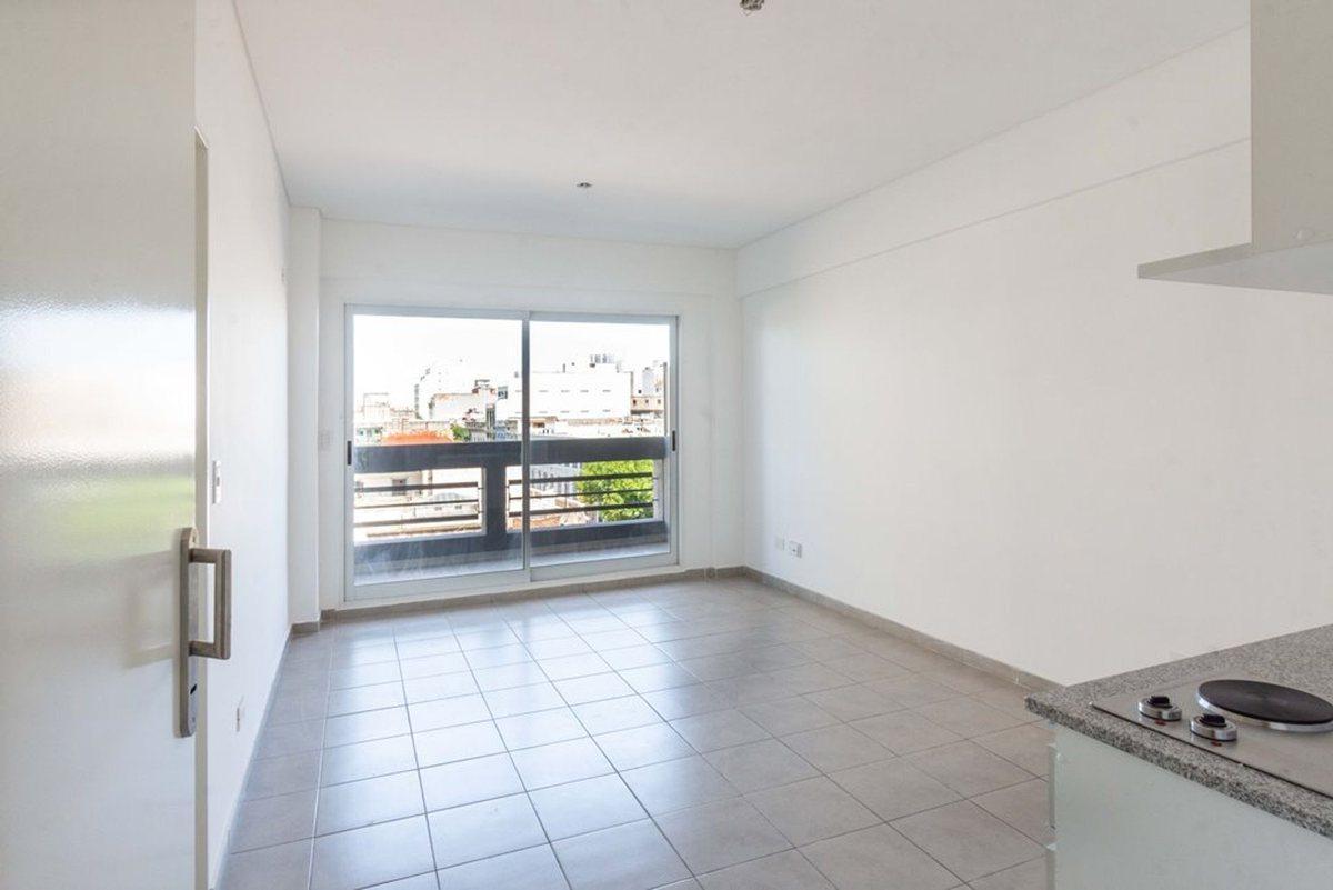 Venta depto monoambiente balcón constitución