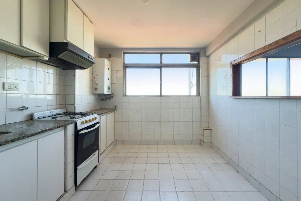 Depto 4 ambientes en VENTA con balcón en Flores 3