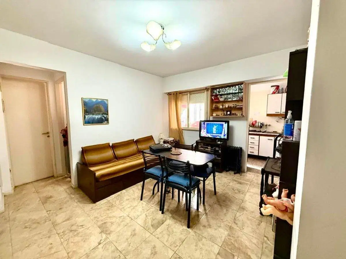 DEPARTAMENTO VENTA FLORES 2 AMBIENTES PISO ALTO! 2