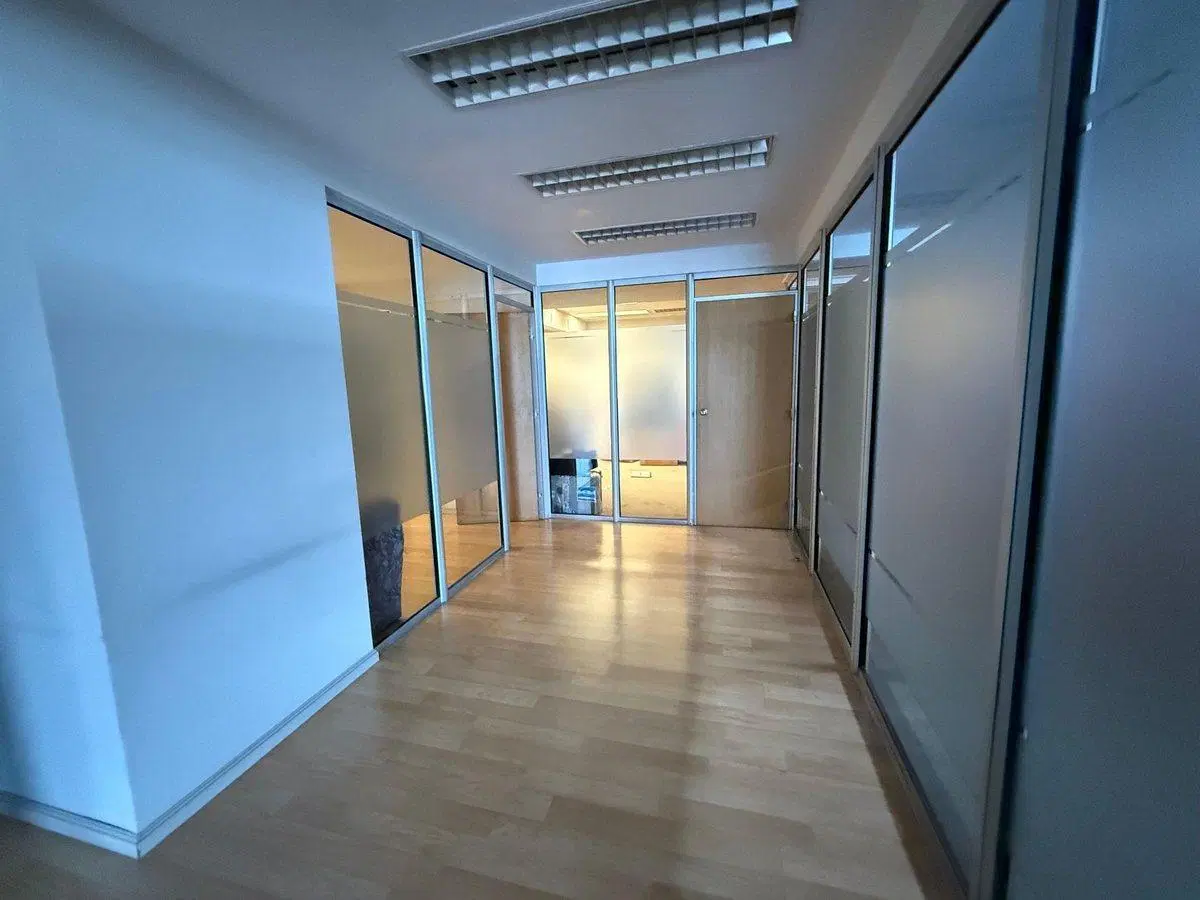 ALQUILER OFICINA MICROCENTRO CON 2 COCHERAS 3