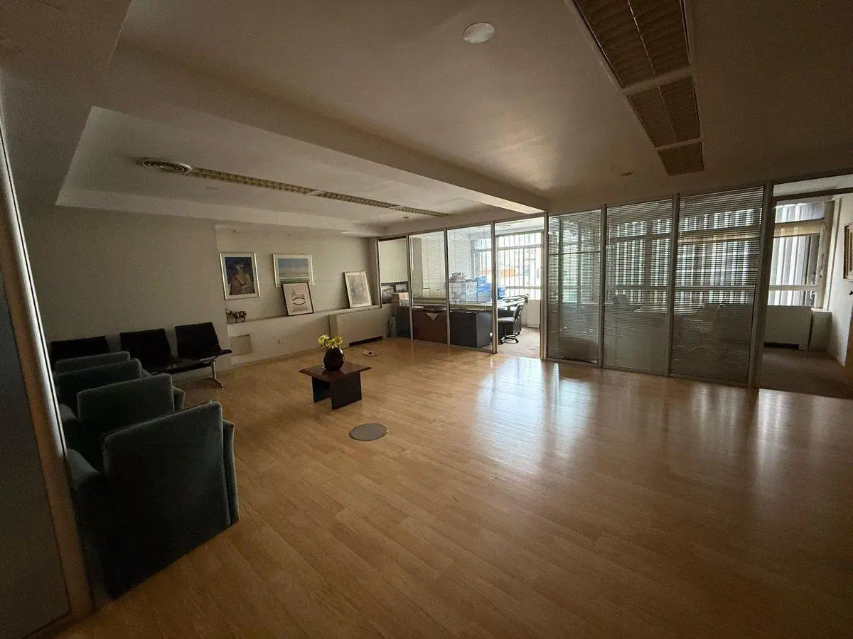 ALQUILER OFICINA MICROCENTRO CON 2 COCHERAS 2