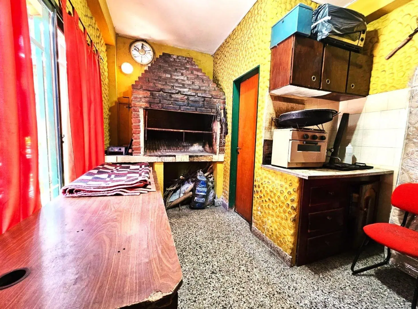 VENTA CASA 3 AMBS.EN I.CASANOVA-EXCELENTE ESTADO- 2