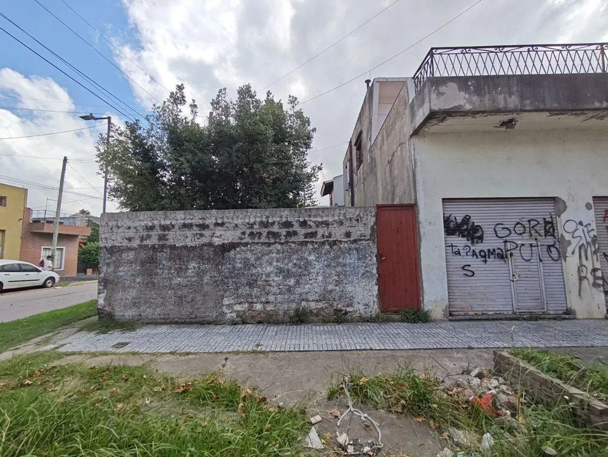 VENTA CASA FAMILIAR LOTE PROPIO EN BERNAL 2