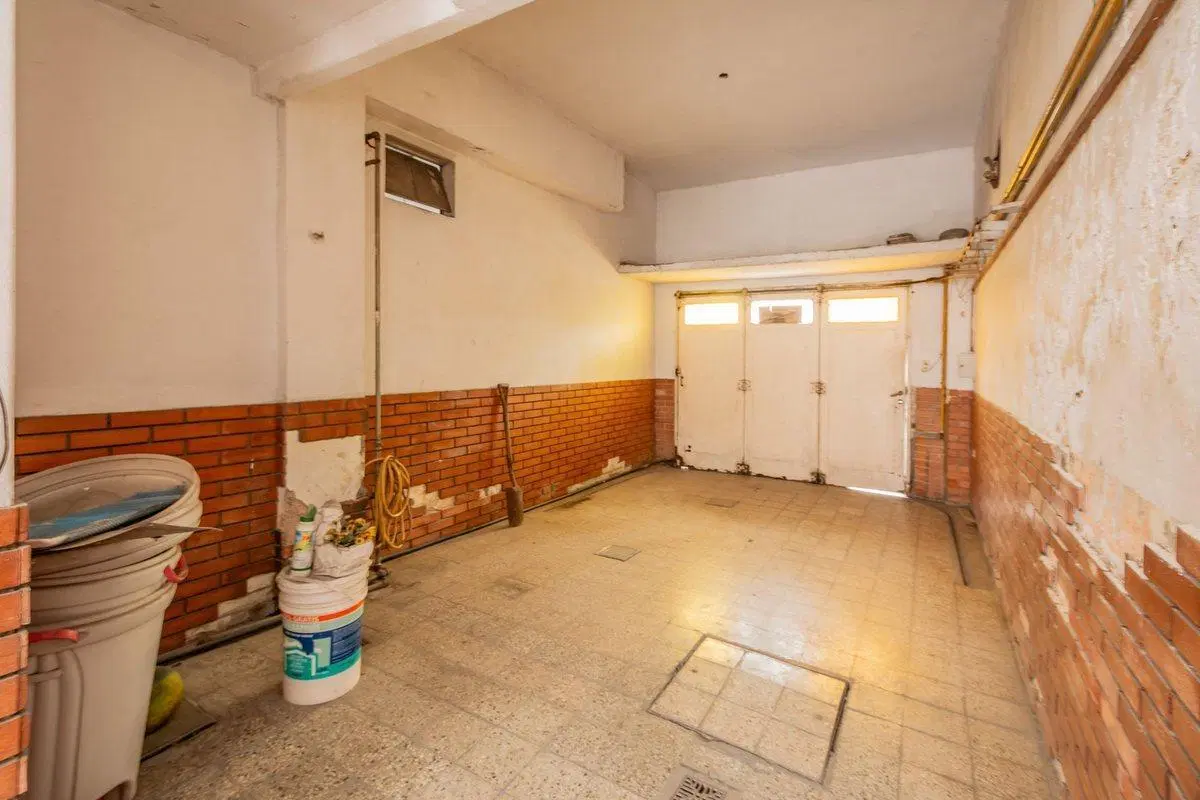 Venta PH Tipo Casa con Local y Garaje 8