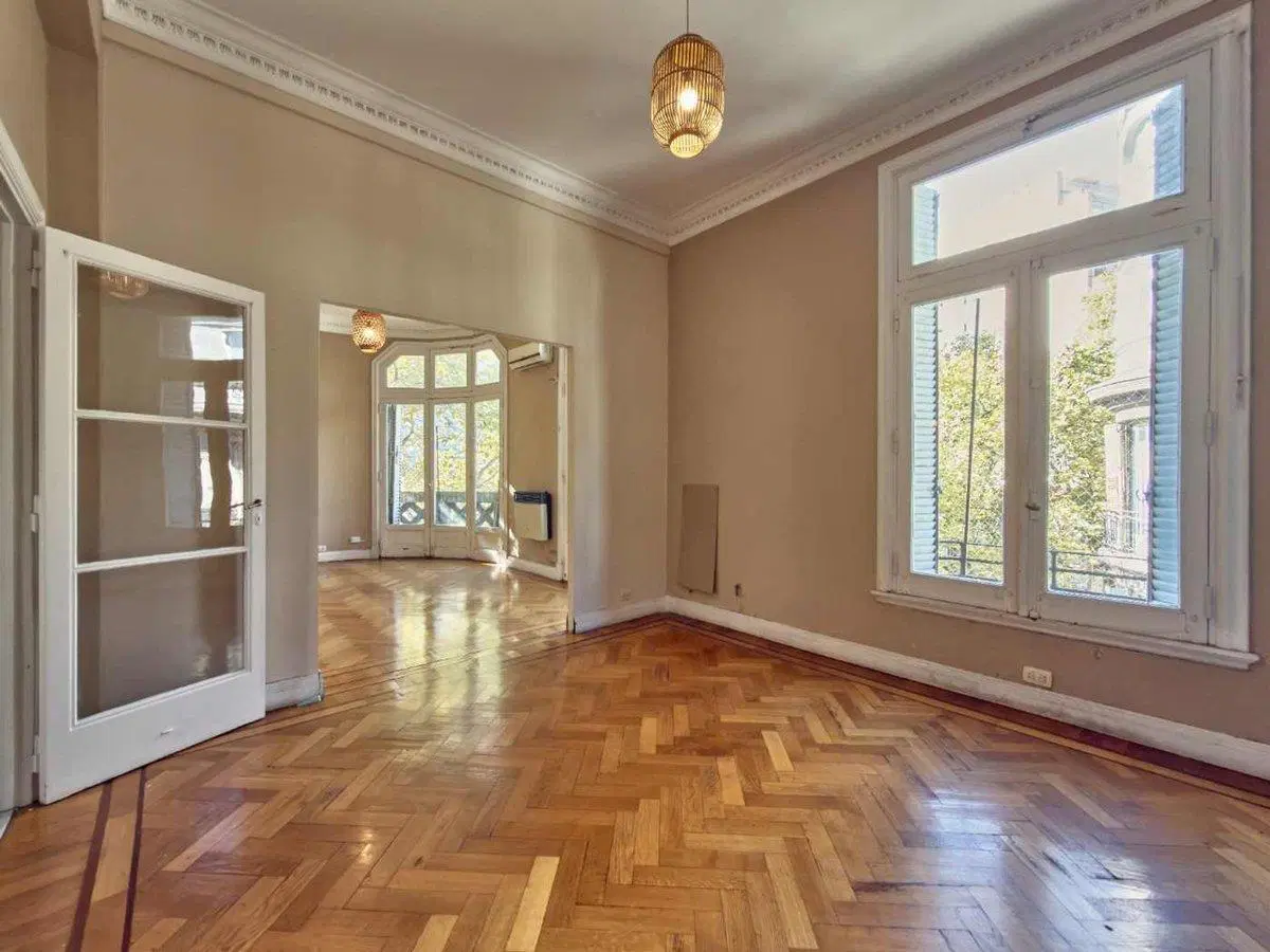 VENTA - DEPTO 4 AMB DE ÉPOCA - ALMAGRO 5