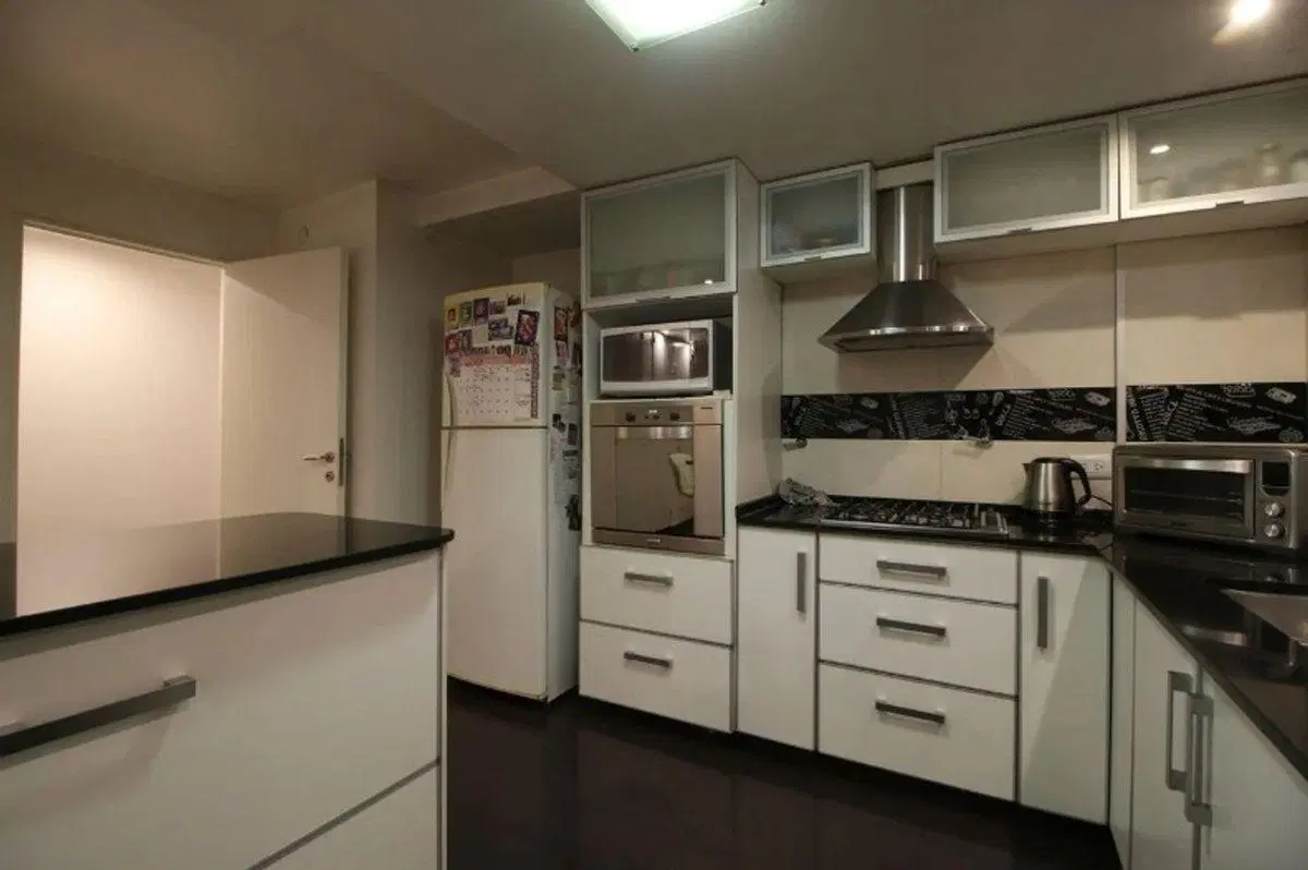 Venta Departamento 4 ambientes con Dependencia 5