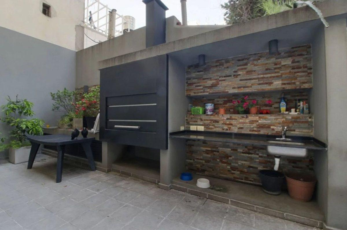 Venta Departamento 4 ambientes con Dependencia