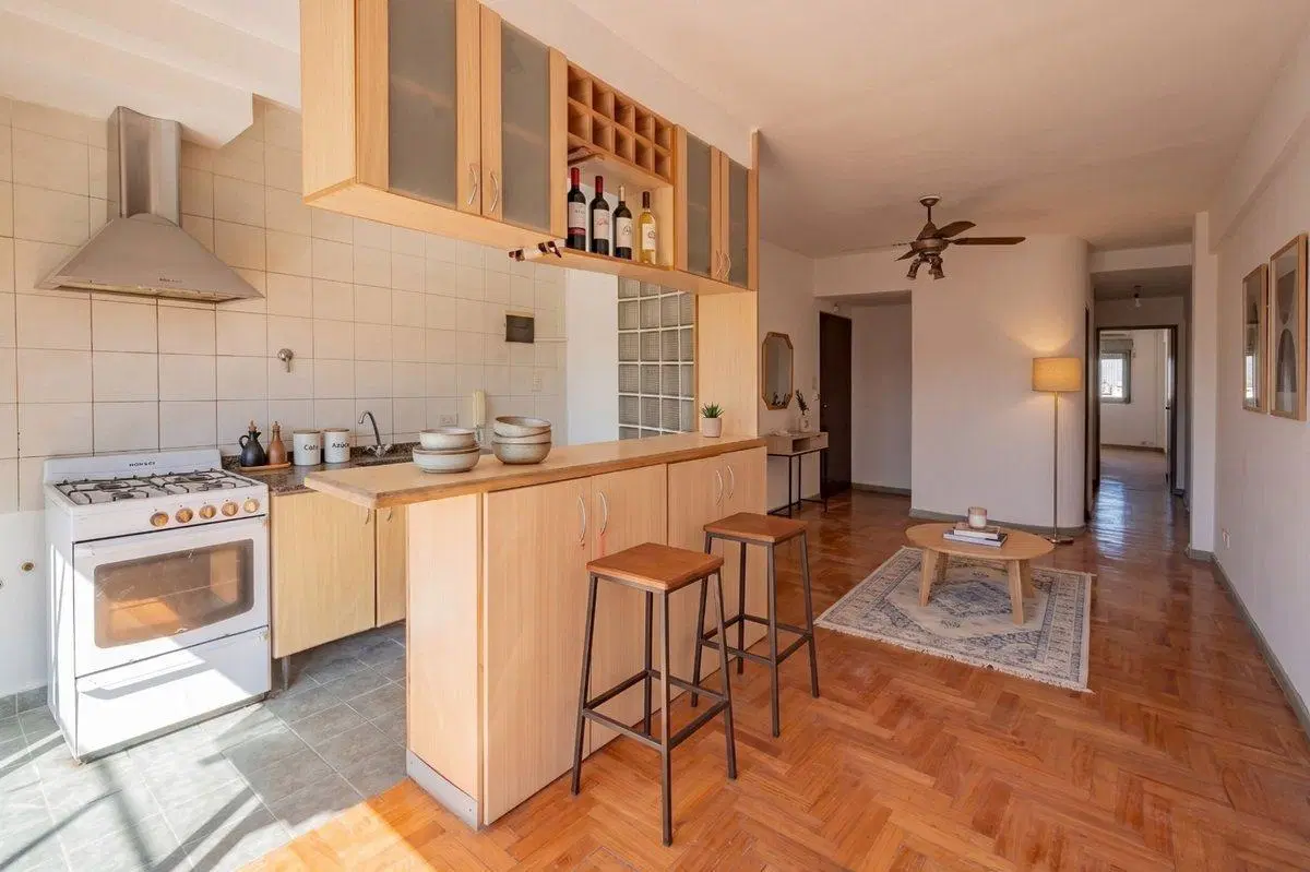 Venta- semipiso 2 amb. con toilette y garage. 5
