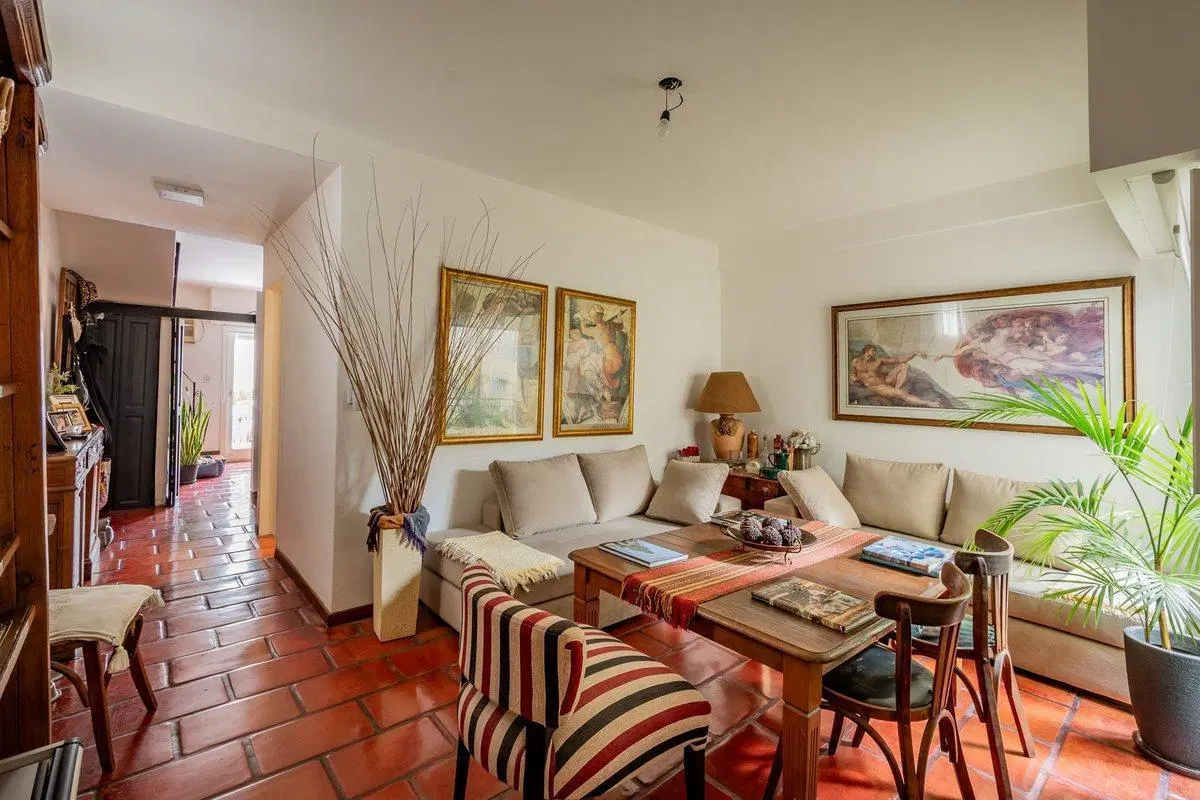 VENTA SEMIPISO Triplex 5 Ambientes, terraza propia 2