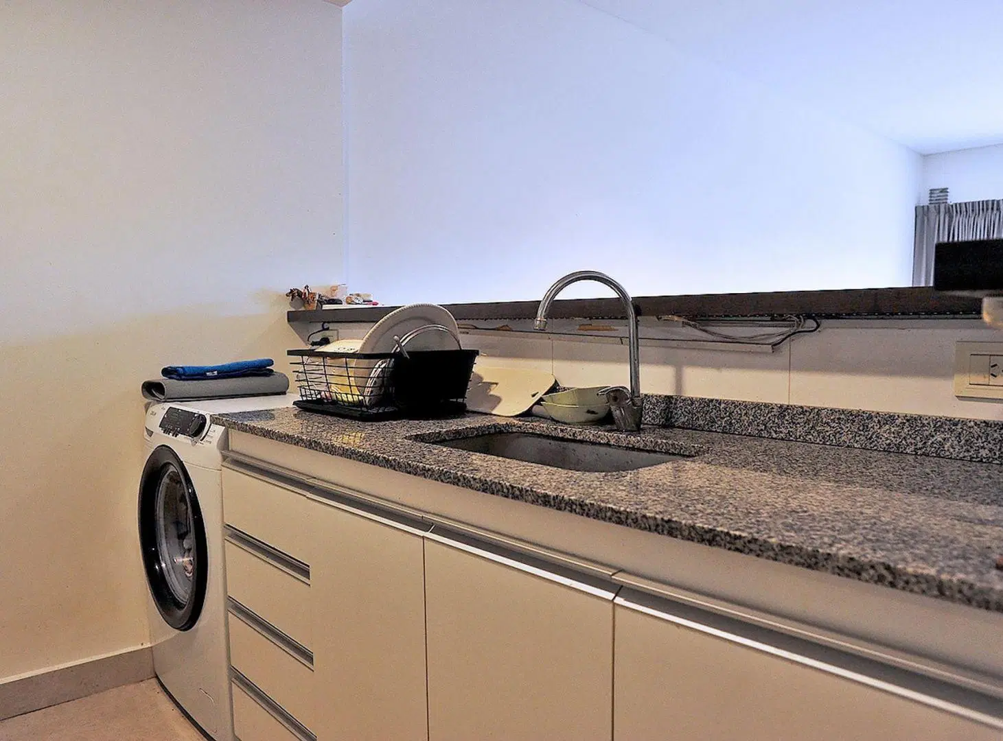 Venta Monoambiente con balcón y amenities Urquiza 4