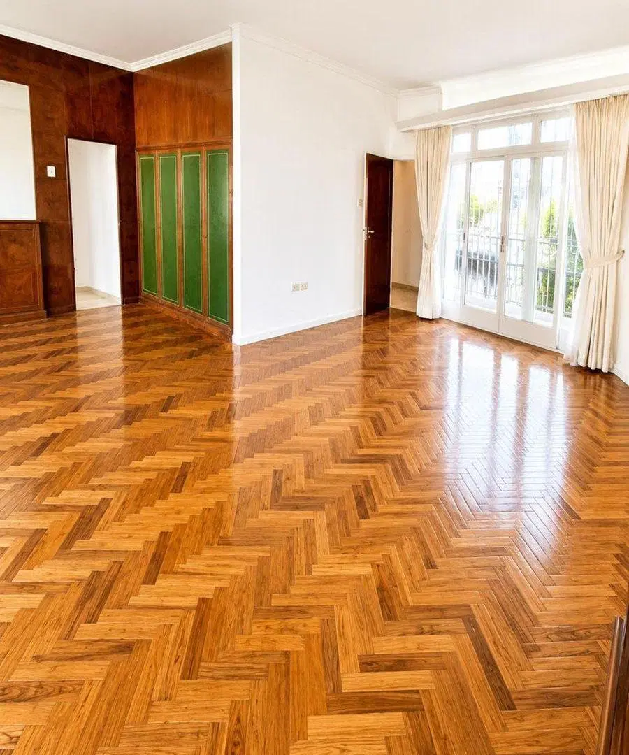 VENTA  DEPTO PISO  4 AMB Y DEPENDENCIA SIN EXPENSA 5
