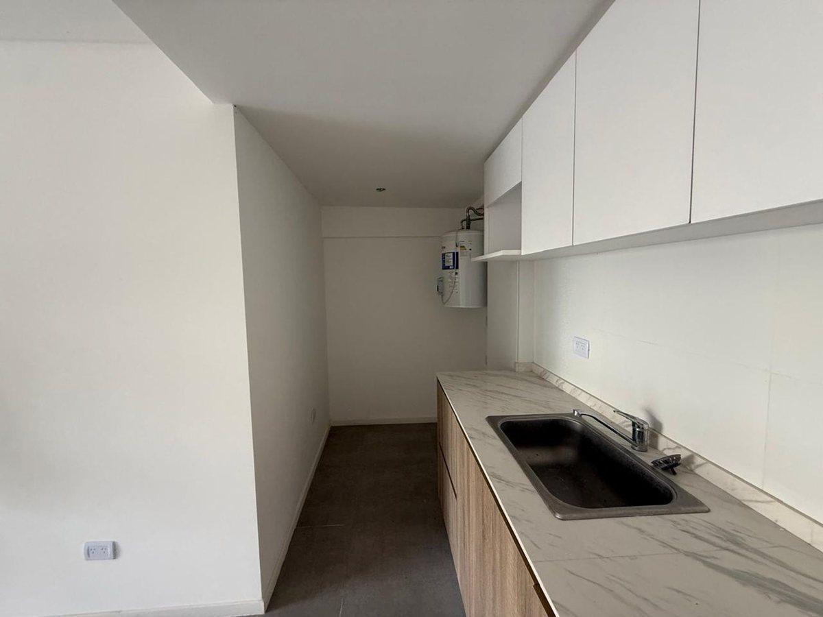 Foto de VENTA 3 AMBIENTES CON BALCON Y COCHERA ITUZAINGO, imagen 2