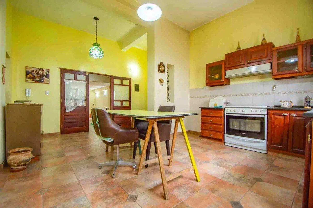 Casa de 4 ambientes en Versalles 5