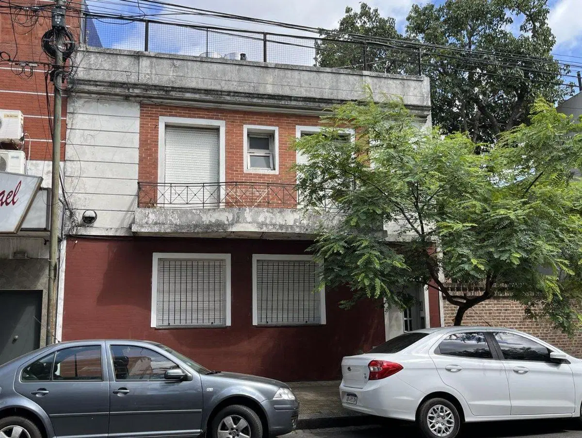 Venta PH 2 ambientes con patio luminoso Colegiales 3