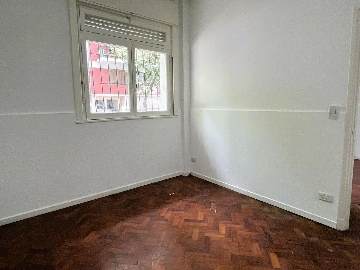 Venta PH 2 ambientes con patio luminoso Colegiales 5