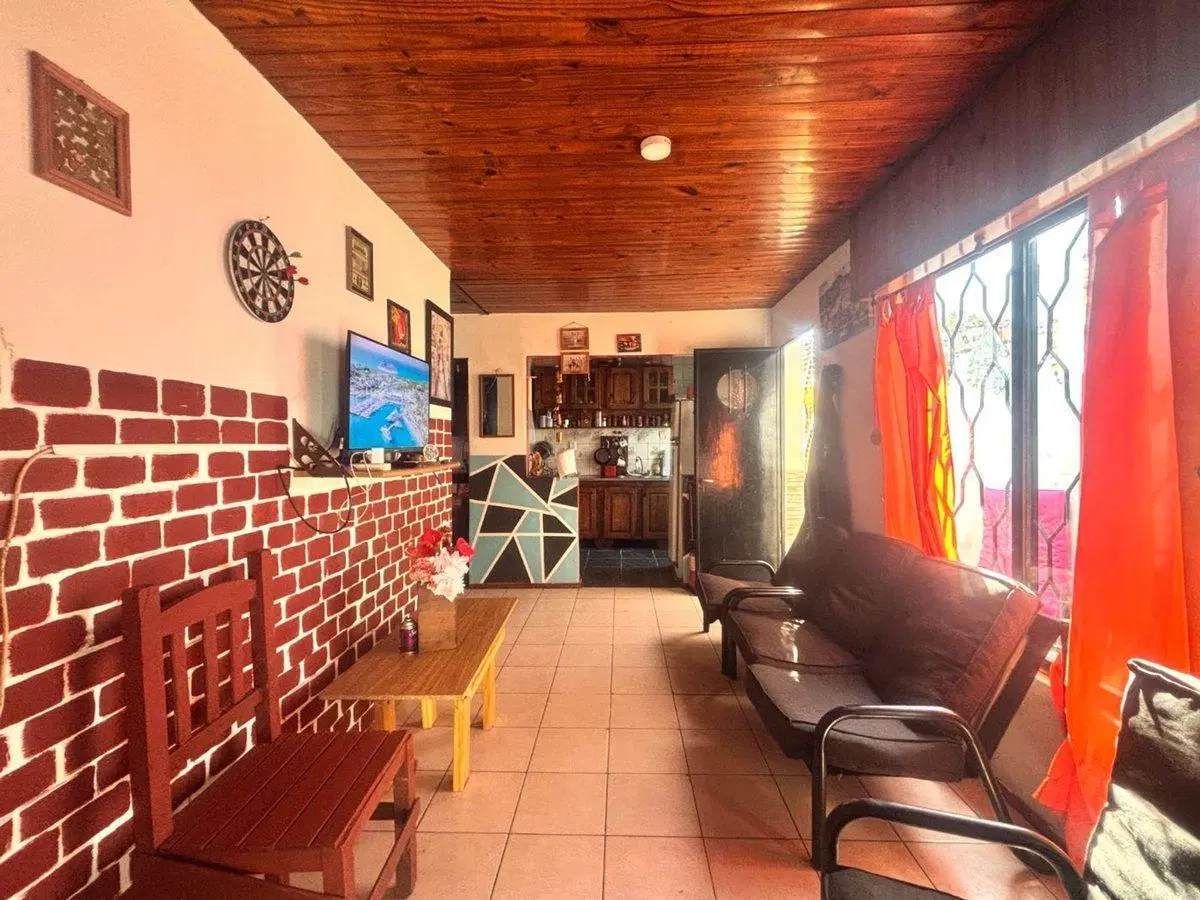 VENTA PH 4 AMBIENTES CON PATIO EN CASEROS 3