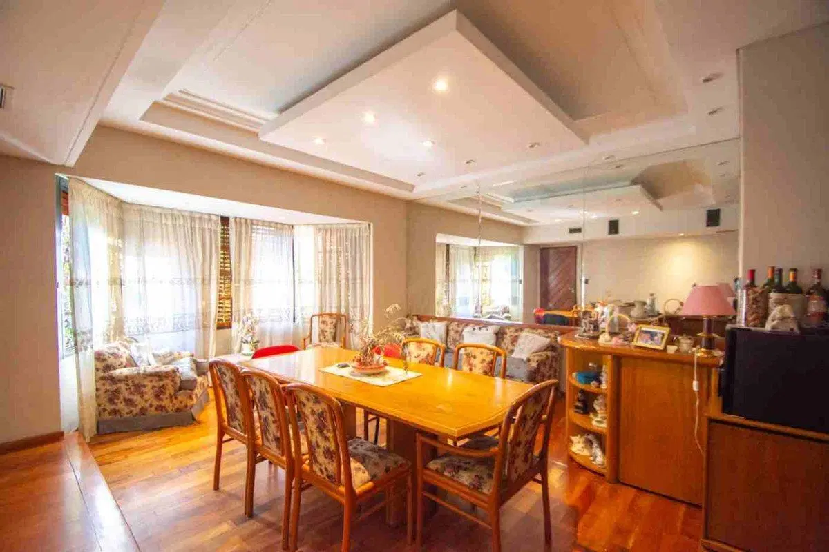 VENTA CASA 6 AMB LOTE PROPIO MULTIFAMILIA LUGANO 2