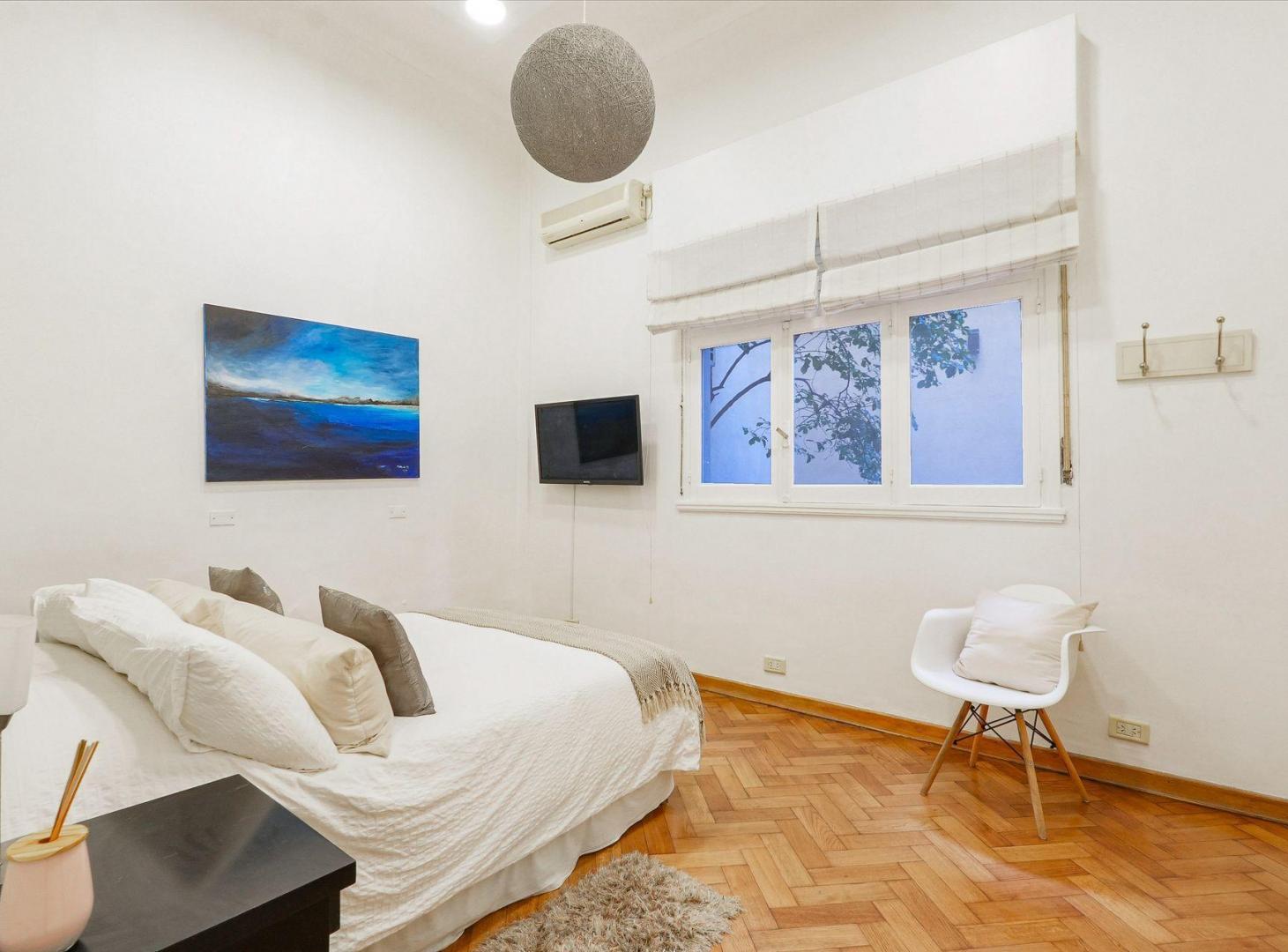 Foto de VENTA DEPARTAMENTO BALVANERA 3 AMB PATIO DE 45 M, imagen 2