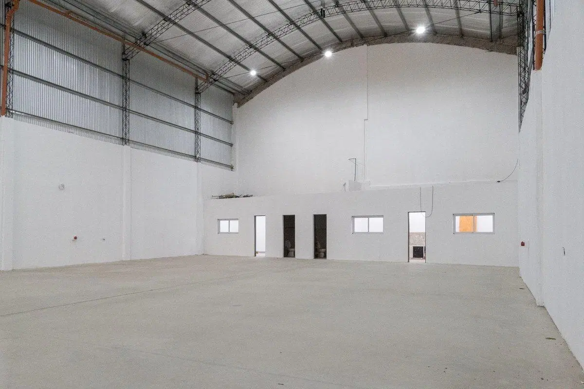 Venta Galpón a estrenar ofic. apto básquet padel 8
