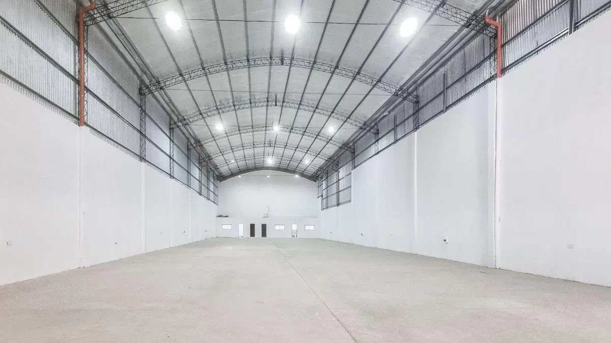 Venta Galpón a estrenar ofic. apto básquet padel 5