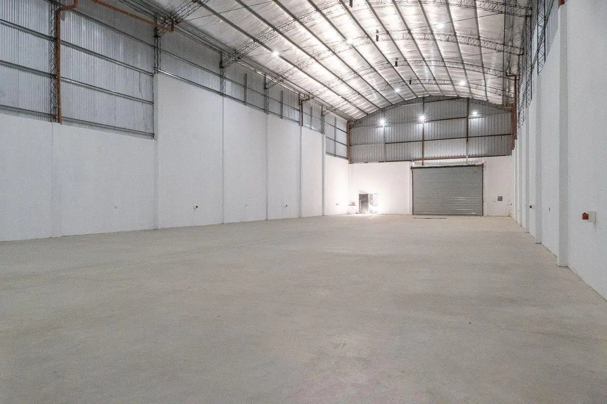 Venta Galpón a estrenar ofic. apto básquet padel 2