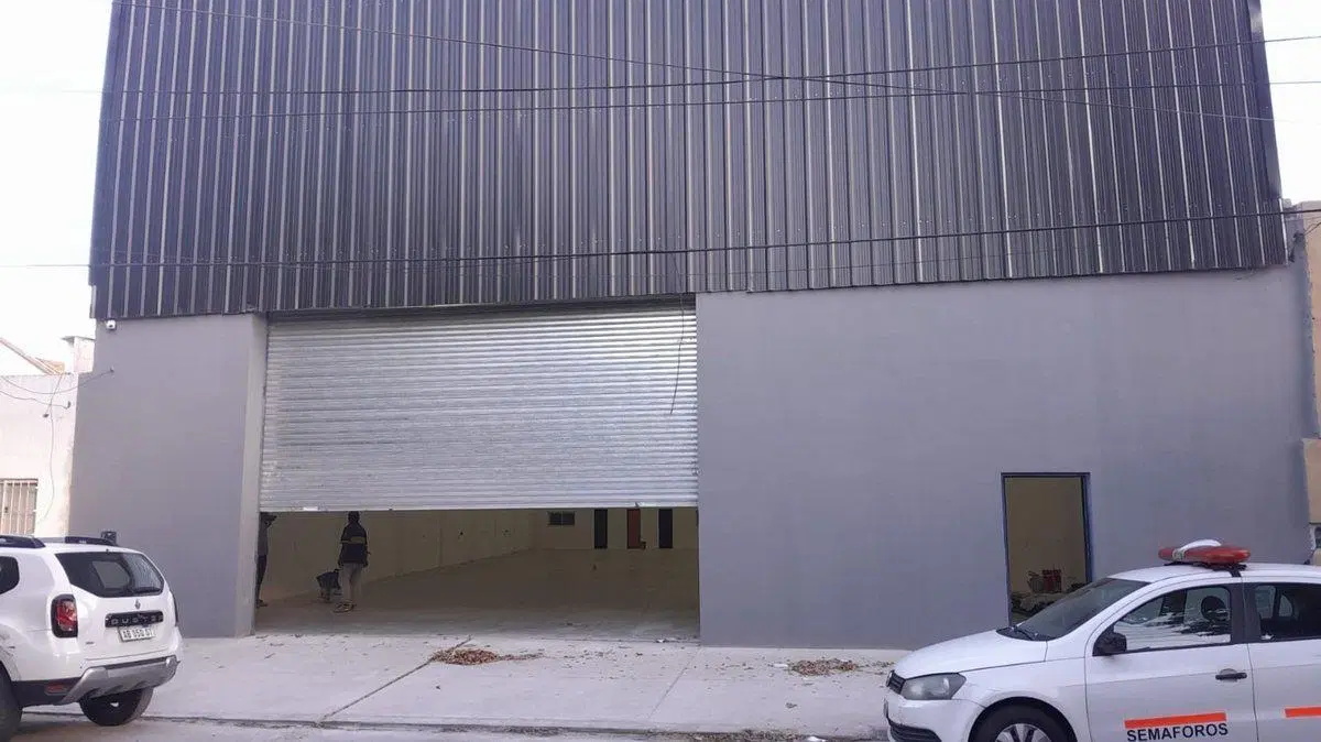 Venta Galpón a estrenar ofic. apto básquet padel 4