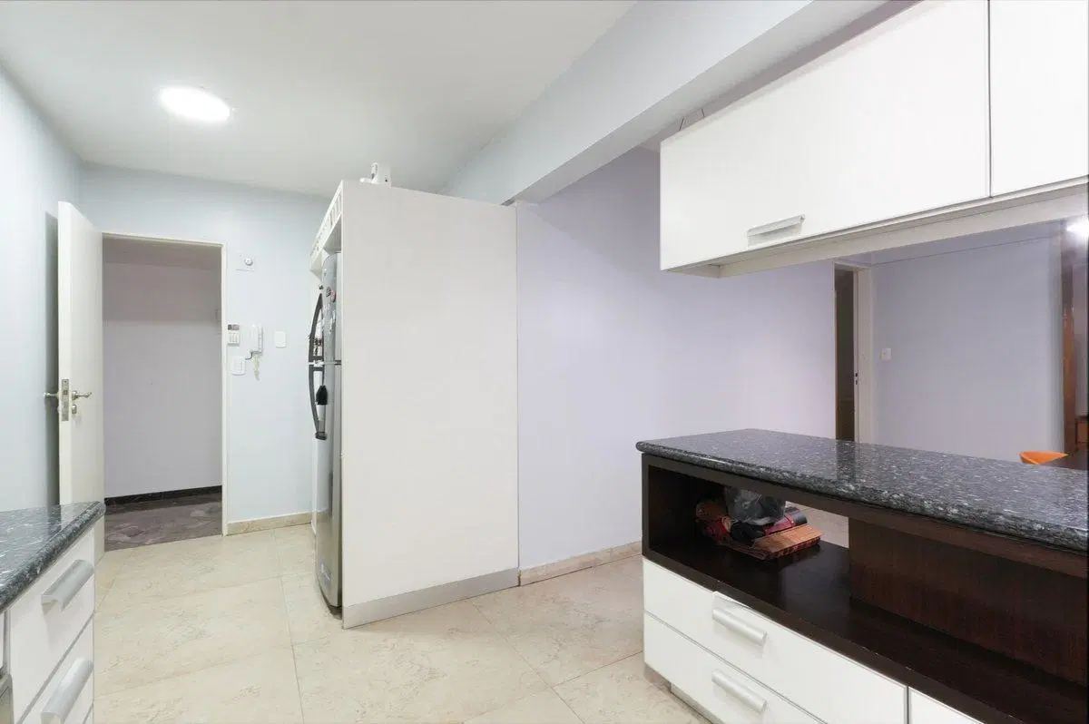 VENTA DEPARTAMENTO 4 AMBIENTES COCHERA Y BAULERA 5