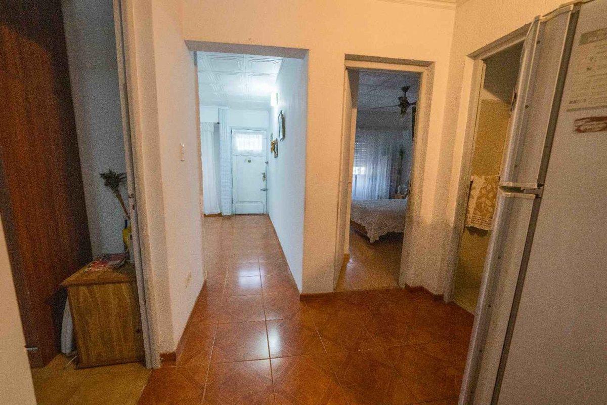 Foto de VENTA CASA 3 AMBIENTES EN CIUDADELA CON JARDIN, imagen 1