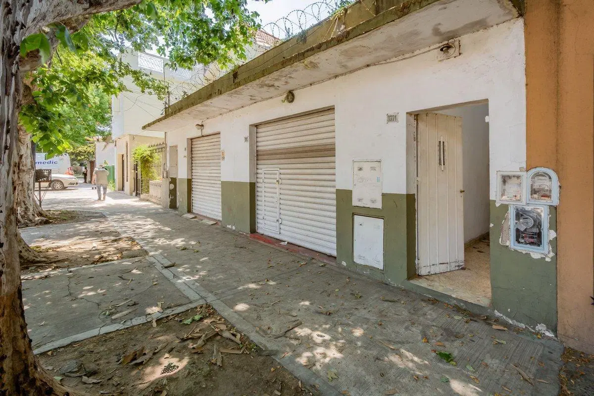 Venta 4 PH a refaccionar-Local-Cochera-lote propio 5