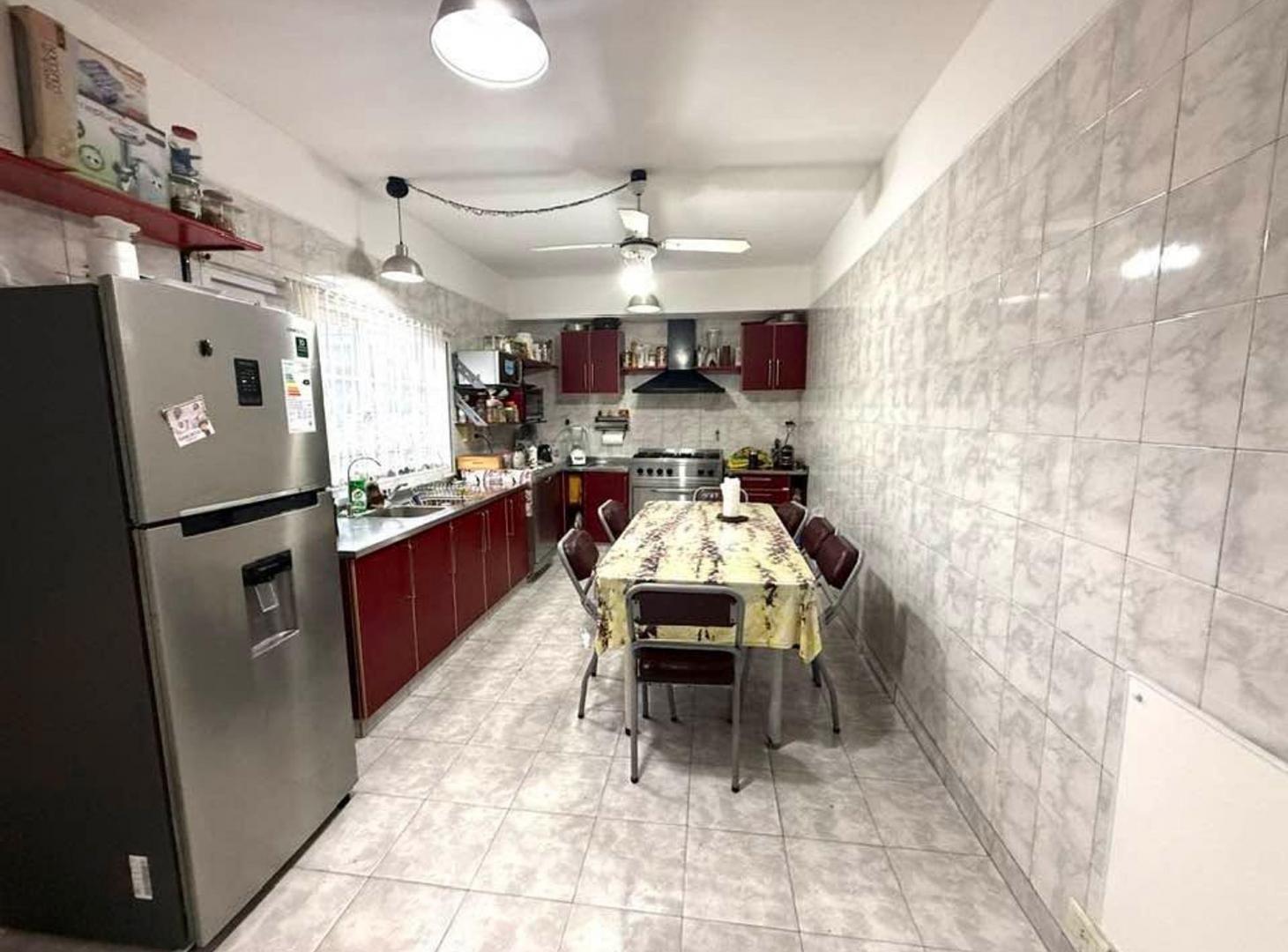 Foto de VENTA CASA VILLA ORTUZAR 4 AMB PATIO COCHERA, imagen 2