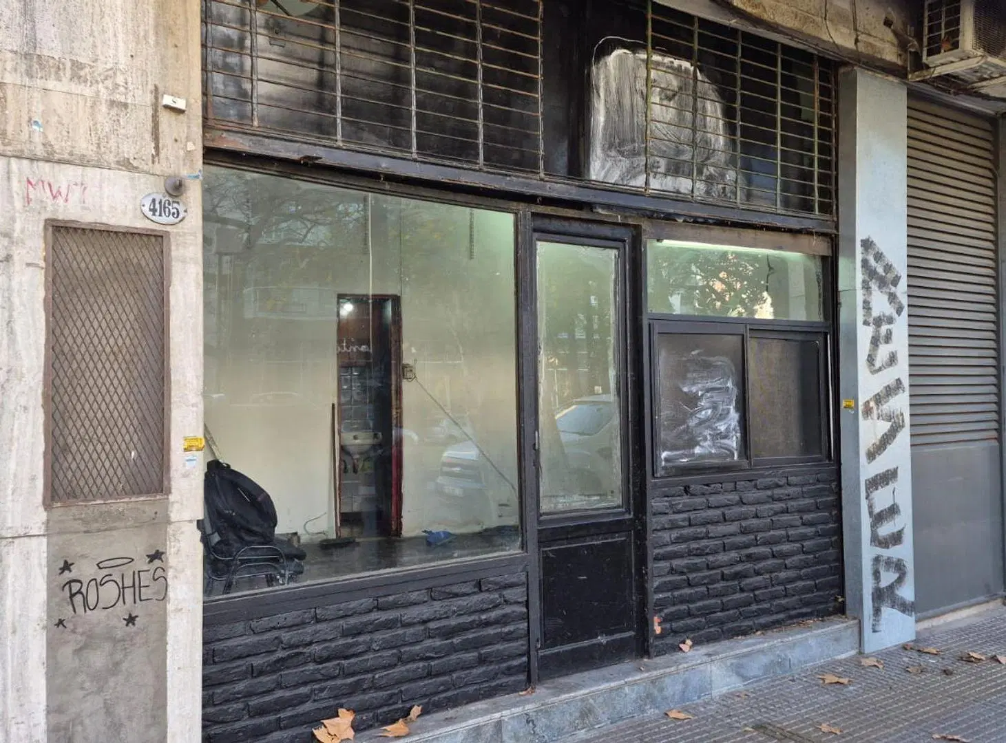 VENTA LOCAL A LA CALLE SAAVEDRA 8