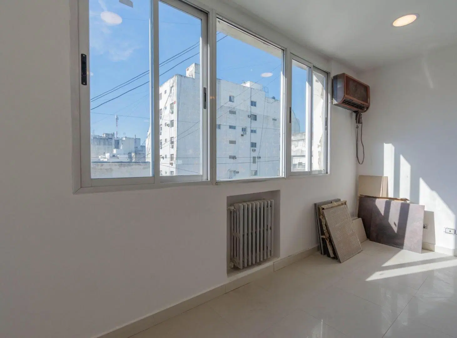 VENTA CONSULTORIO/OFICINA RECOLETA LUMINOSO 2