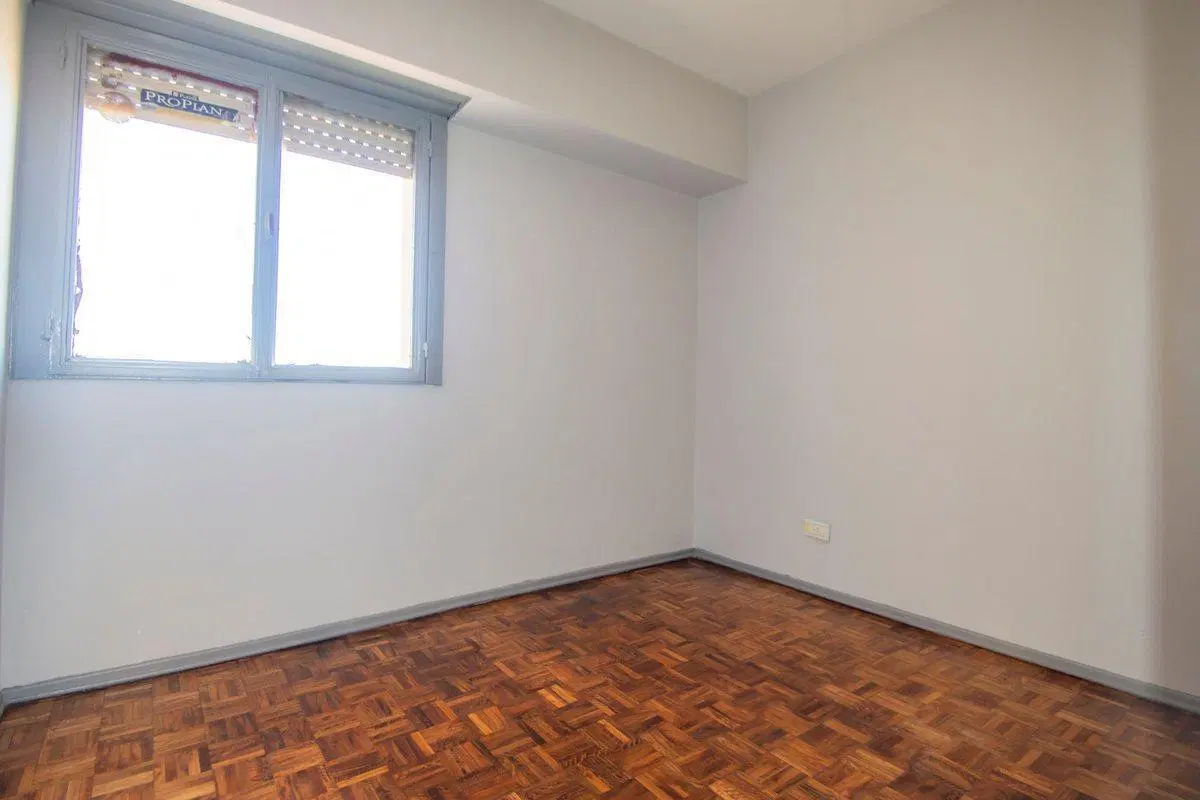 Depto 4 ambientes en VENTA con balcón en Flores 8