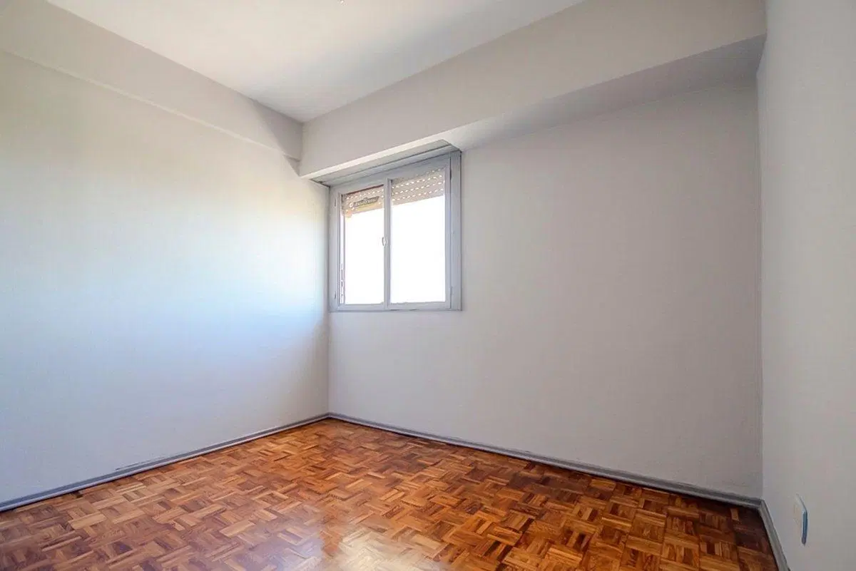 Depto 4 ambientes en VENTA con balcón en Flores 5
