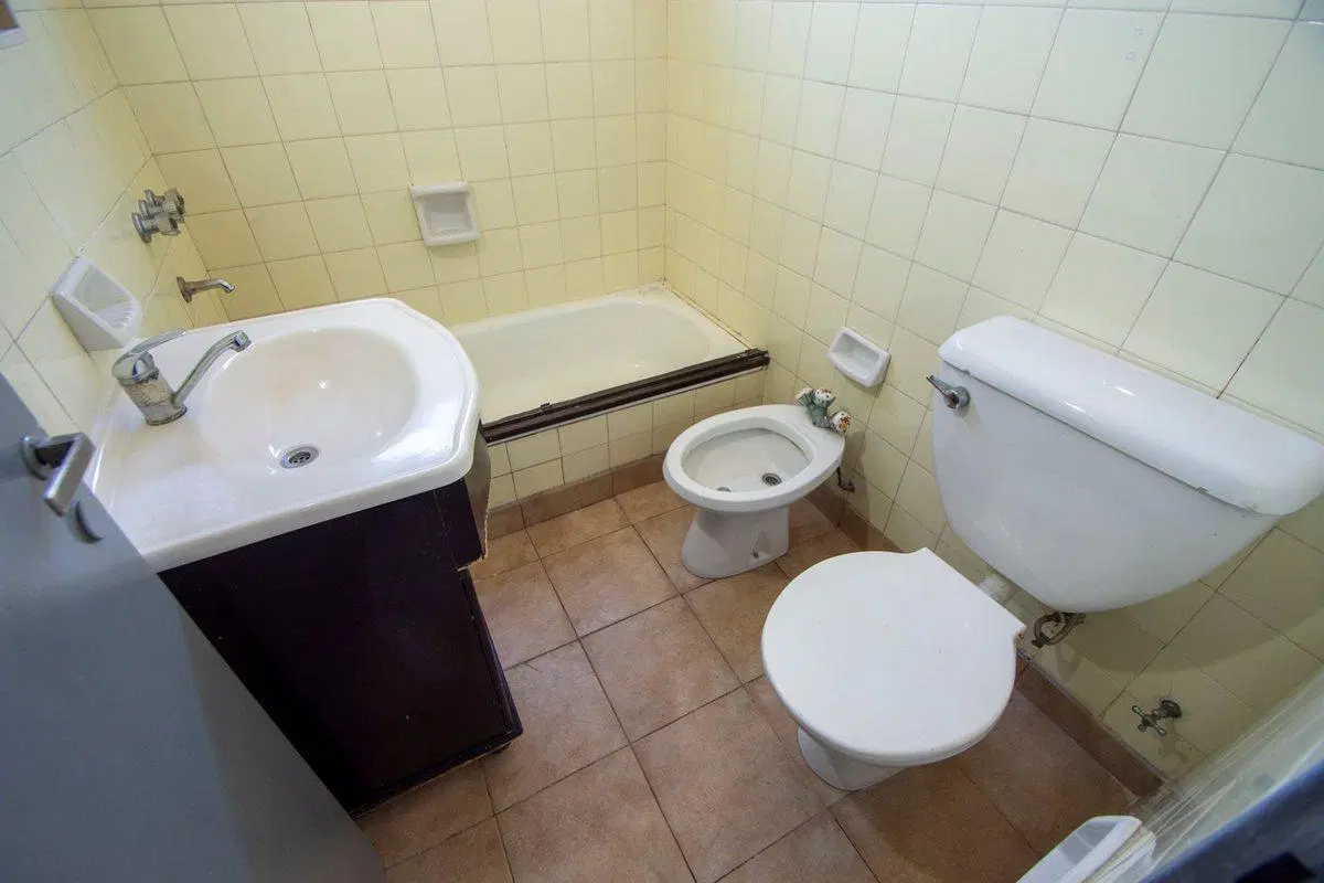 Depto 4 ambientes en VENTA con balcón en Flores 4