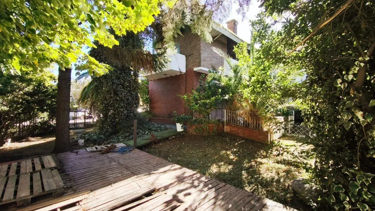 Venta Casa con Parque 5 ambientes Villa Luzuriaga 8