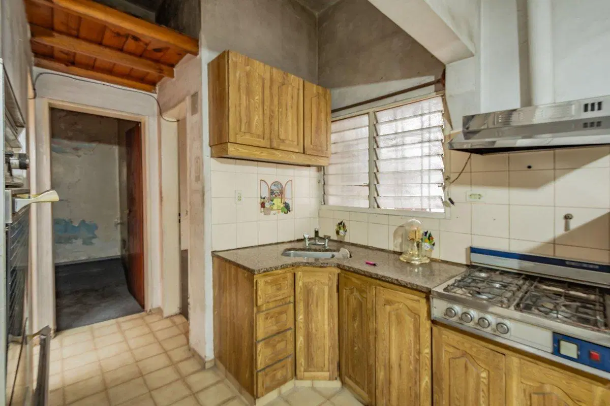 Venta PH Tipo Casa con Local y Garaje 4