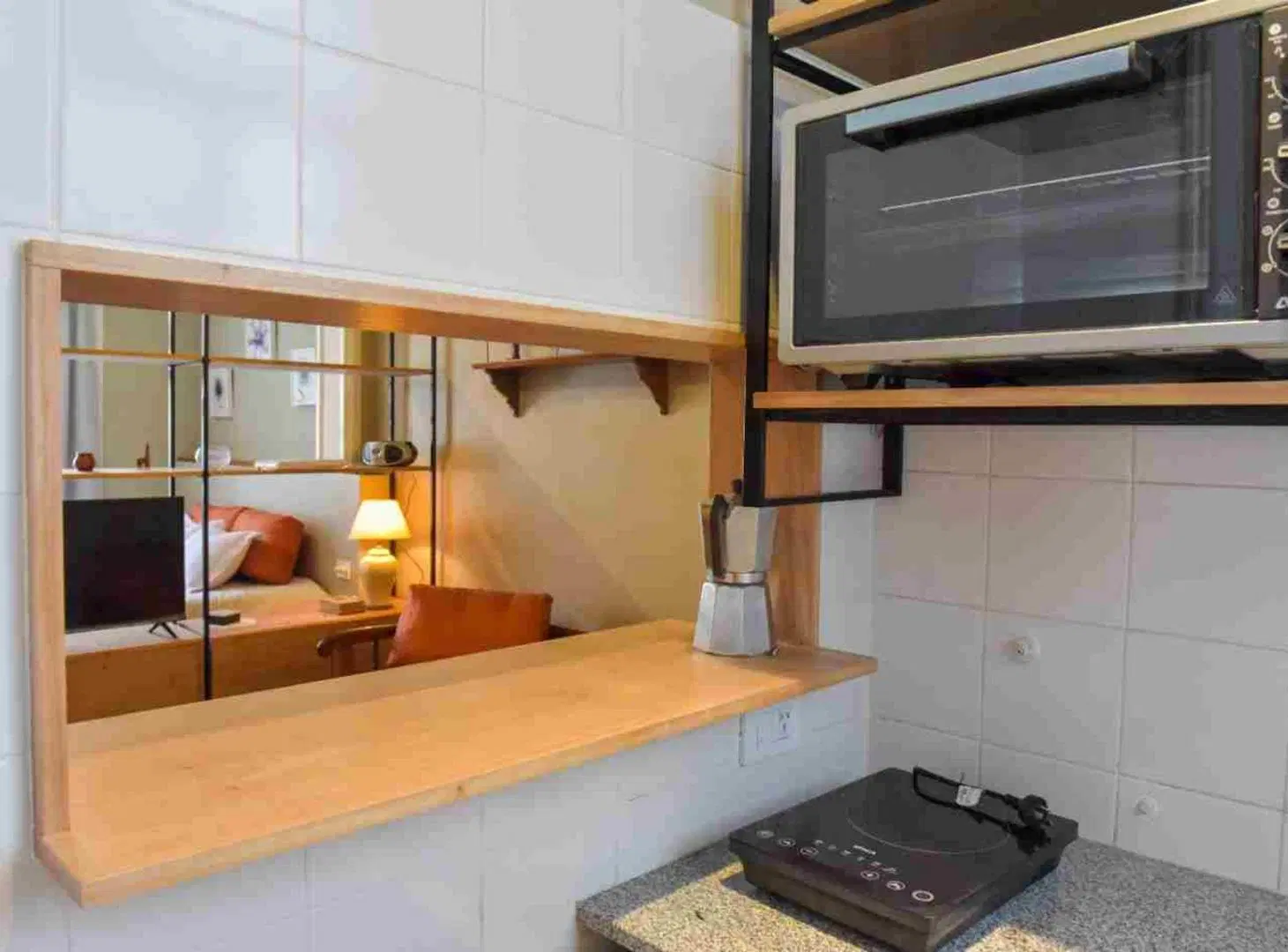ALQUILER MONOAMBIENTE CON BALCON  EN MICROCENTRO 8