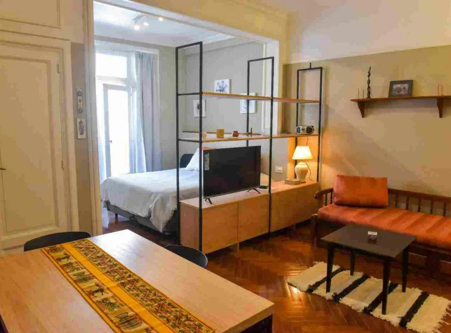 ALQUILER MONOAMBIENTE CON BALCON  EN MICROCENTRO 5