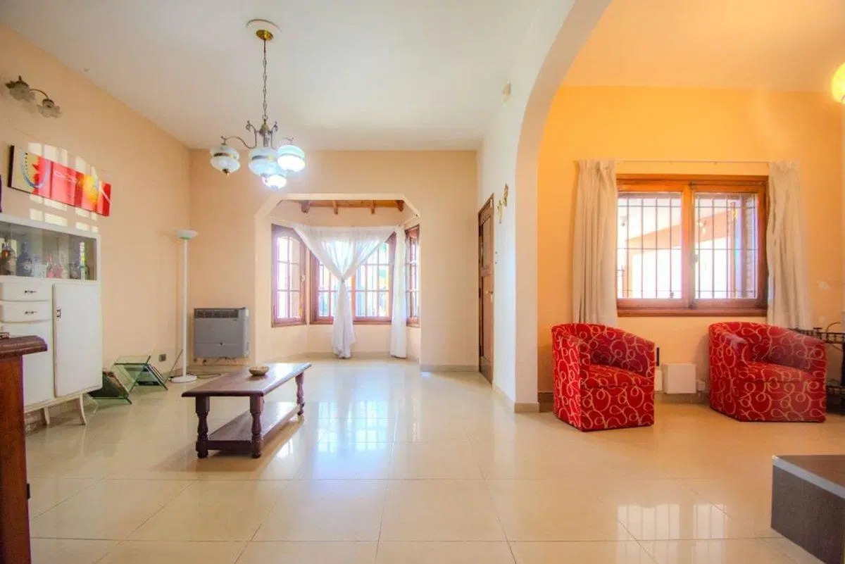 Casa en venta 4 amb con quincho Lomas de Zamora 3