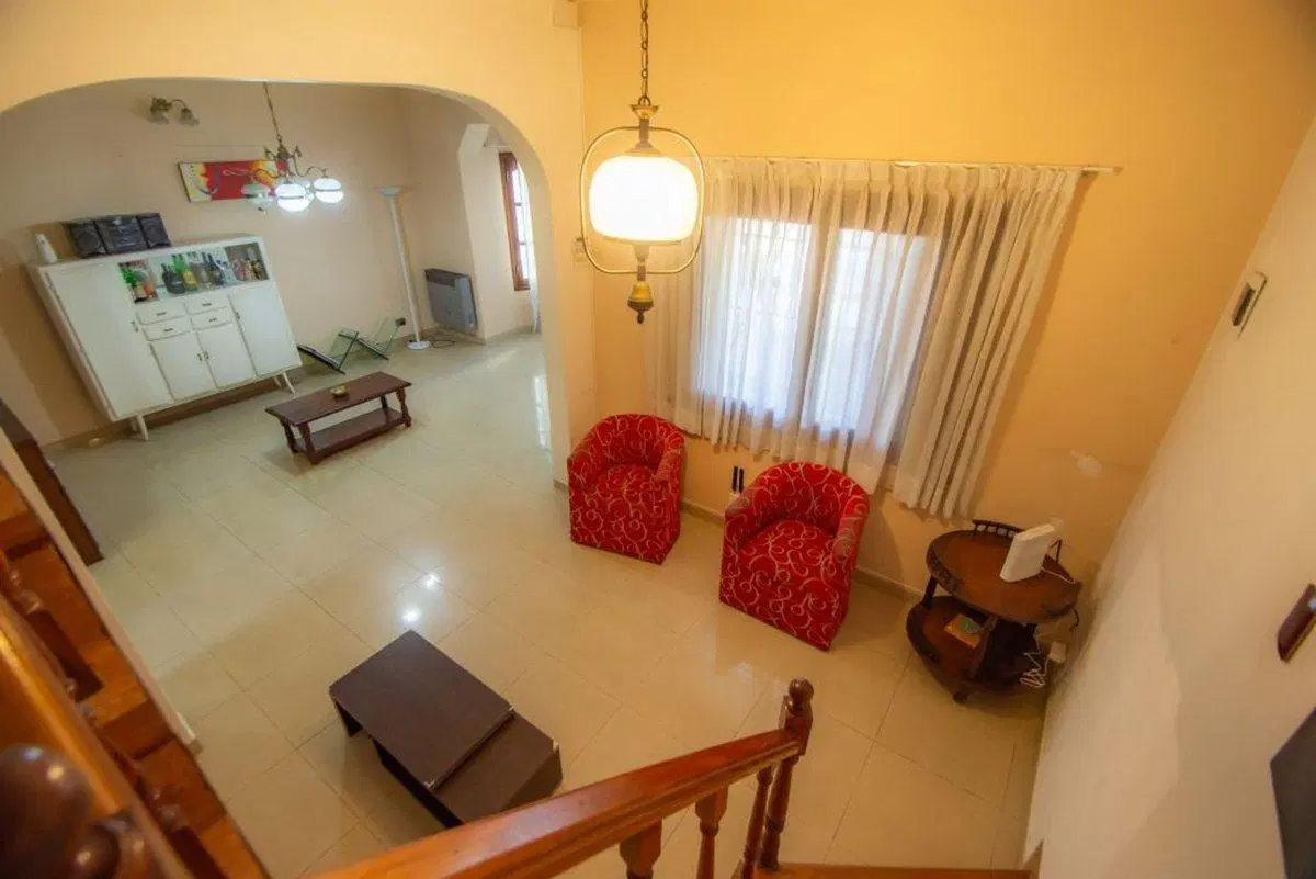 Casa en venta 4 amb con quincho Lomas de Zamora 5