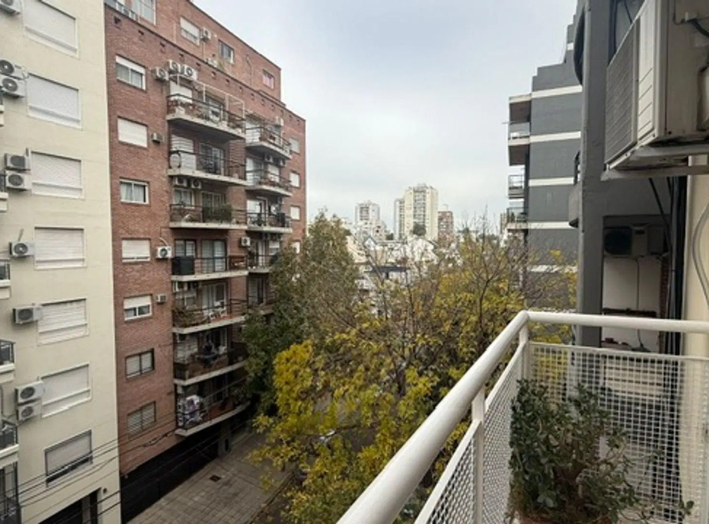 Alquiler Depto Monoambiente Balcón Frente Coghlan 2