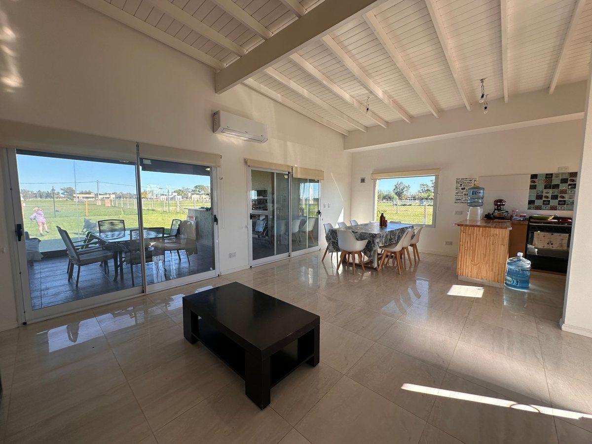 Foto de VENTA DE CASA DE 4 AMBIENTES C/PILETA EN CAÑUELAS, imagen 4
