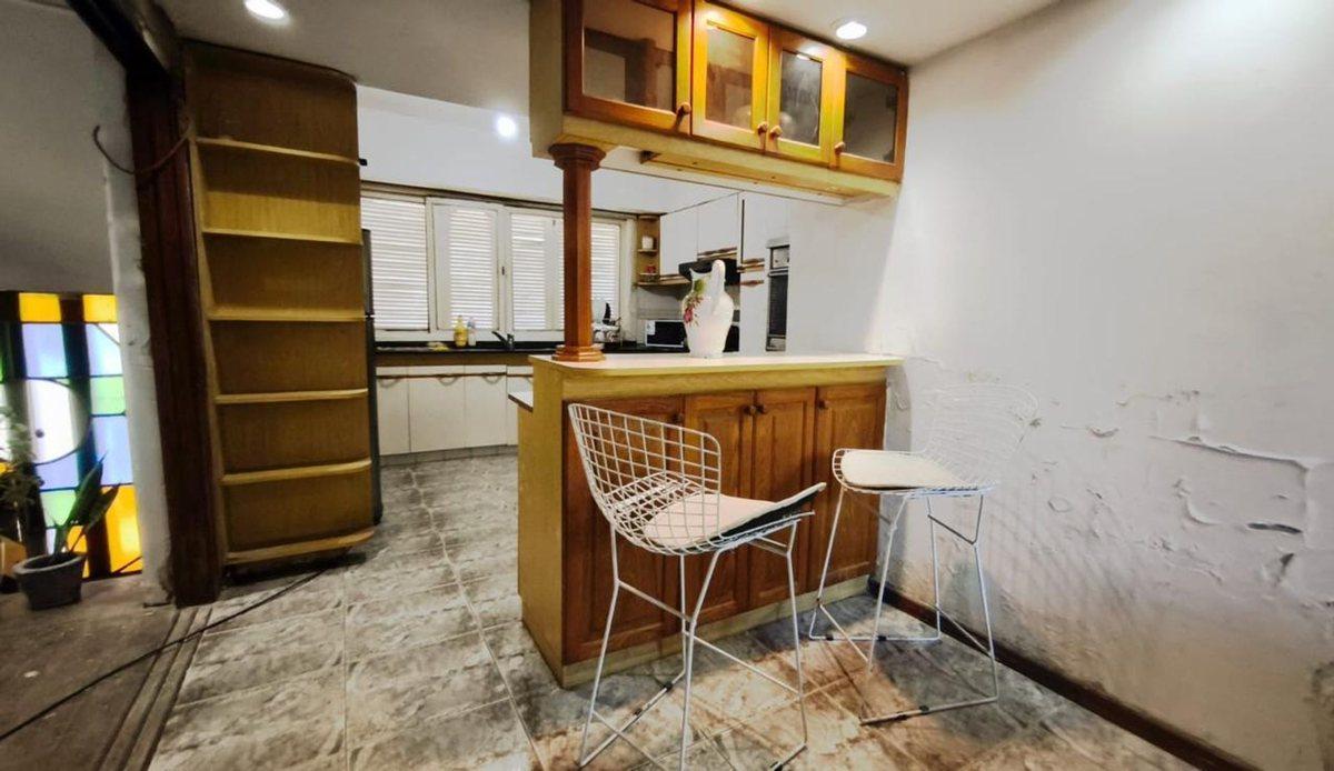 Foto de Venta Casa con Parque 5 ambientes Villa Luzuriaga, imagen 2