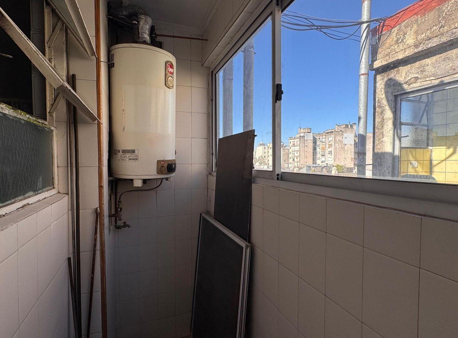 Foto de VENTA 2 AMBIENTES EN MONSERRAT A REFACCIONAR, imagen 1